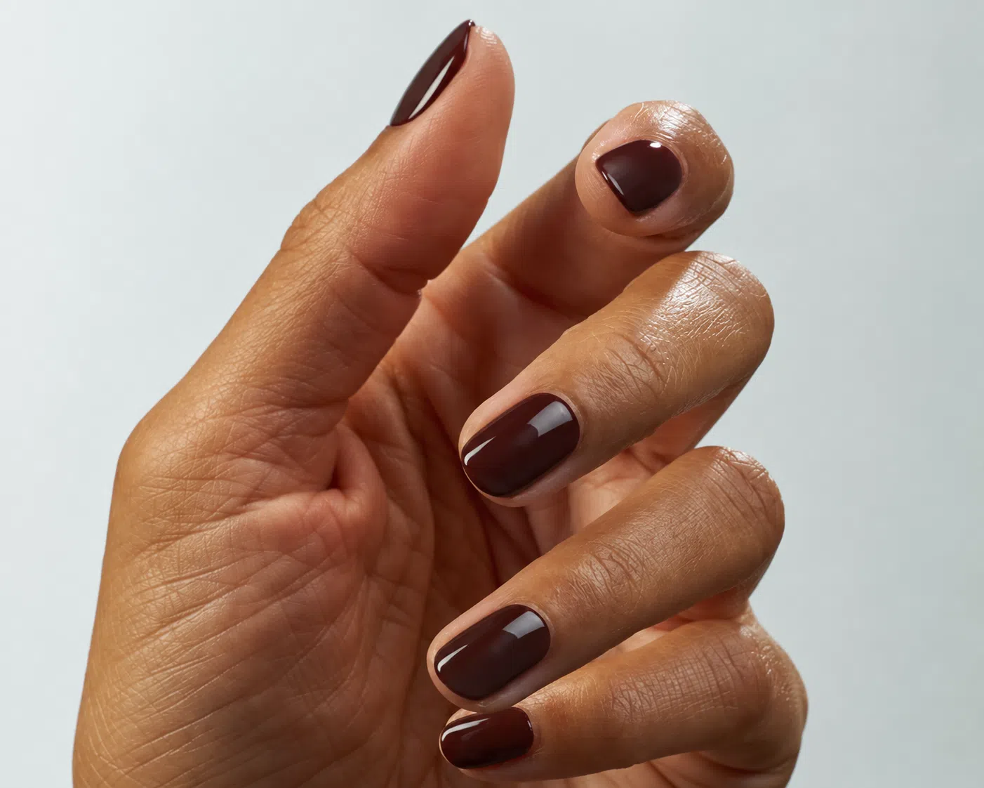 Dark Brown Red Undertone Short Square Nails — Chocolate Brown Nails