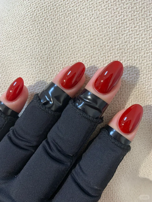 Glossy Deep Red Medium Oval Nails Glossy Deep Red Medium Oval Nails β NYE Nails 2027