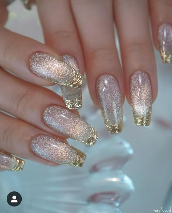 Cat-Eye Glitter Metallic Visual Idea Cat-Eye Glitter Metallic Visual Idea β Sparkly New Years Nails 2027