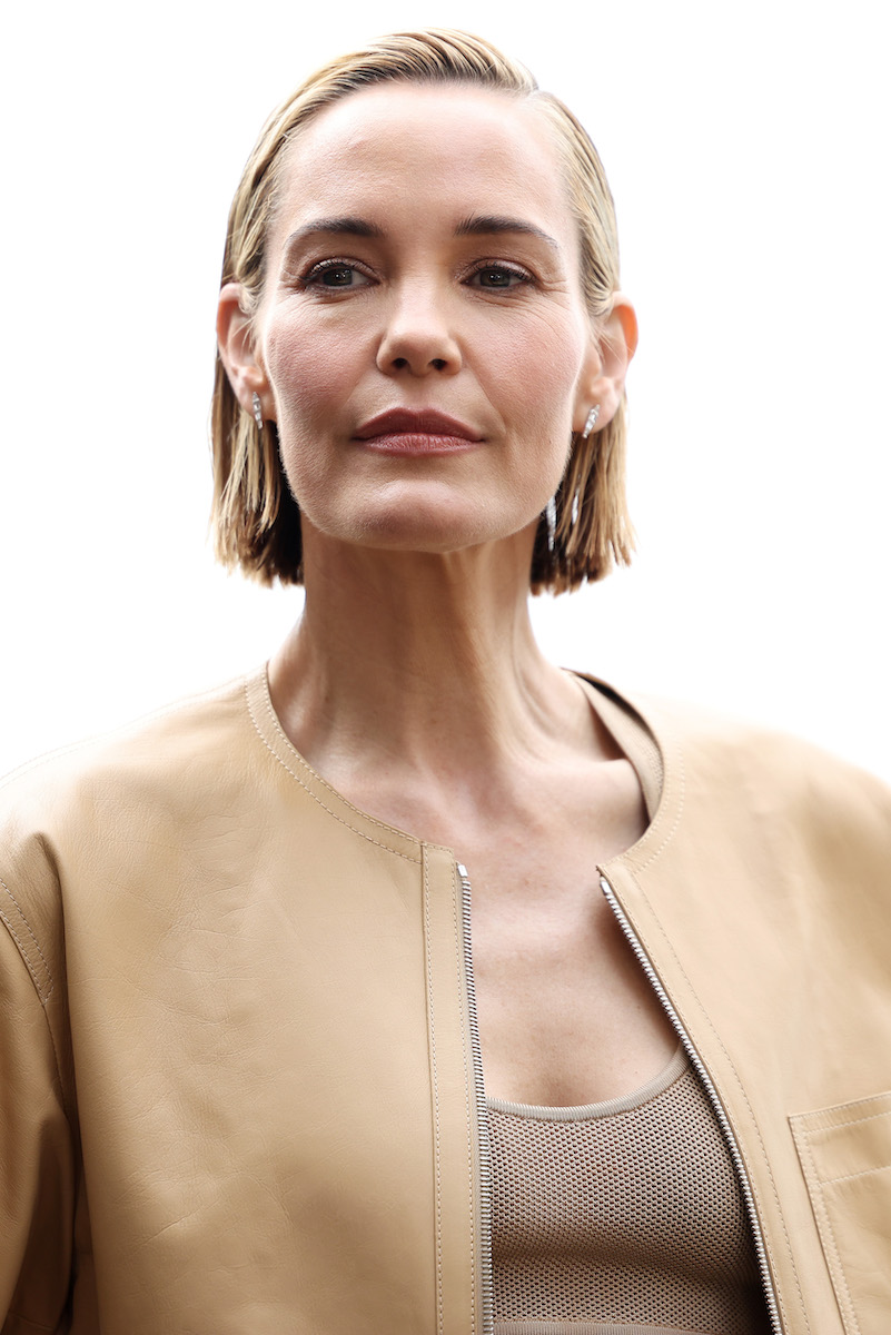 седой Visual Idea — Winter Hairstyles for Women Over 60