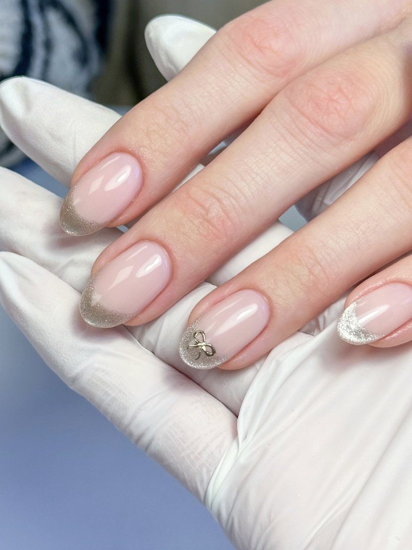 Metallic Silver French Tip Bow Charm Metallic Silver French Tip Bow Charm β Winter French Tip Nails