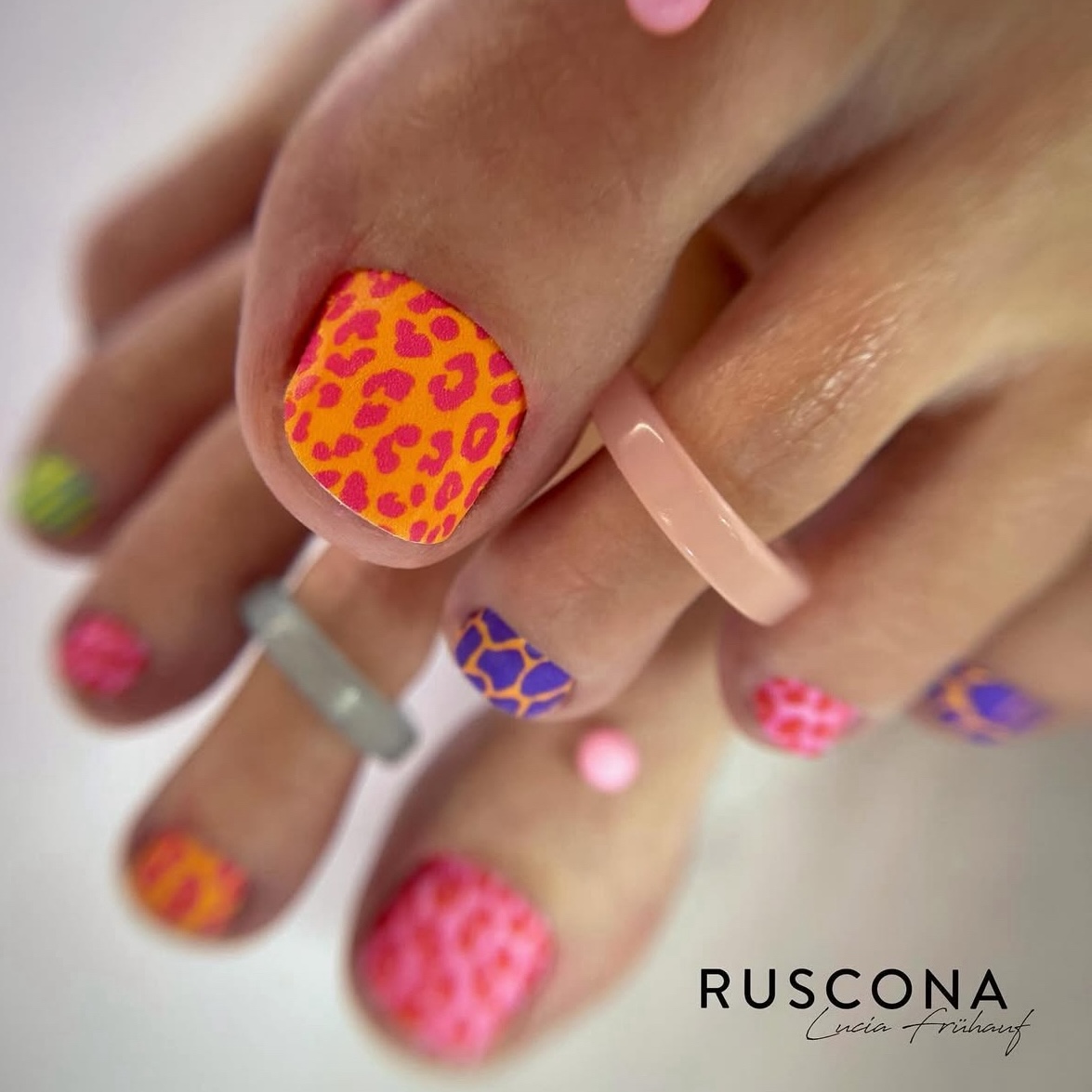 Matte Leopard Abstract Pedicure Matte Leopard Abstract Pedicure β Christmas Pedicure 2026