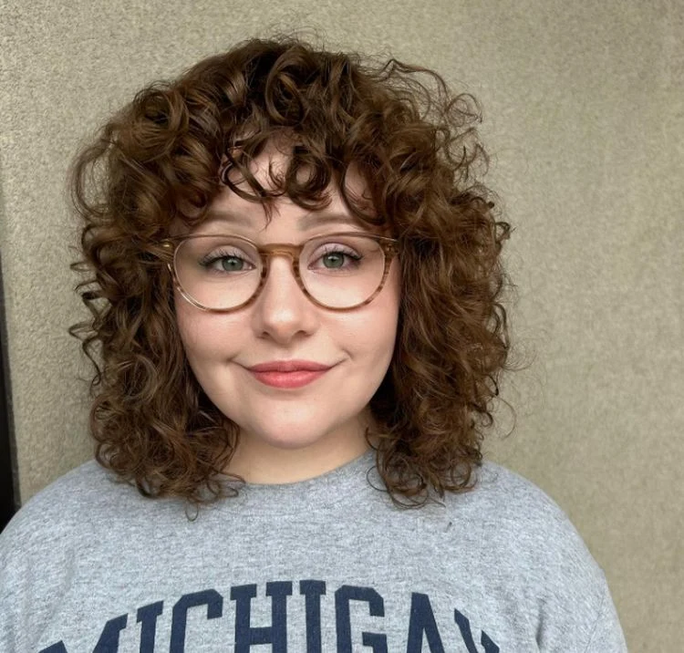 Shoulder Visual Idea Shoulder Visual Idea β Winter Hairstyles for Curly Hair