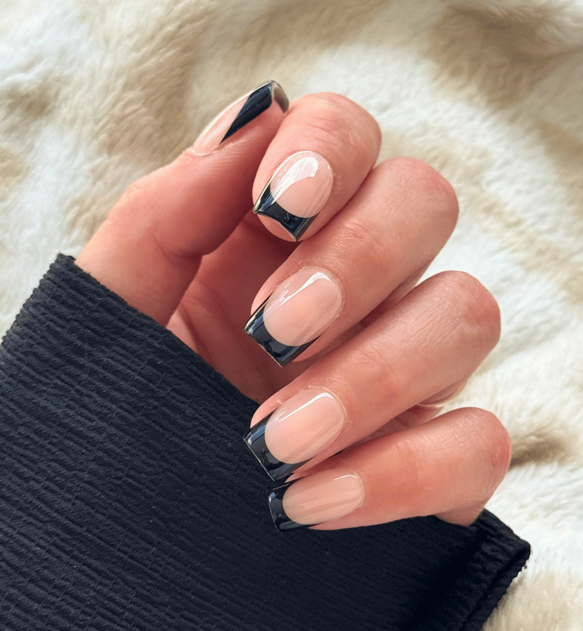 Bold Black French Tip Short Square Nails — Short Winter Nails