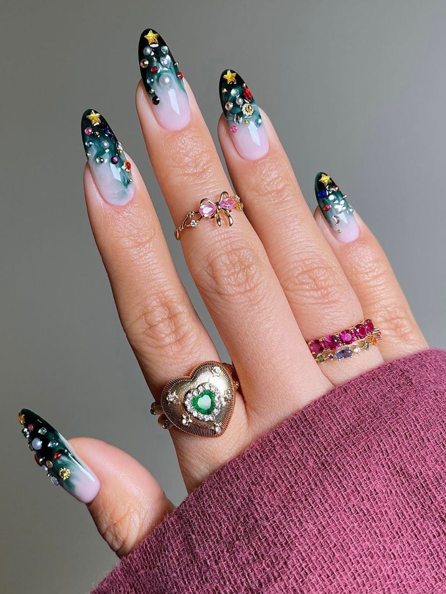 Winter Holiday Visual Idea — Medium Length Winter Nails