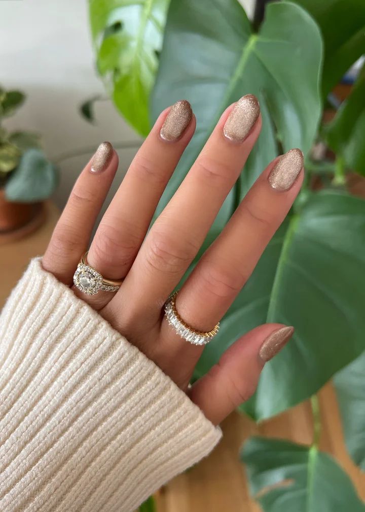Medium Oval Warm Gold Shimmer Glitter Medium Oval Warm Gold Shimmer Glitter β Sparkly Winter Nails