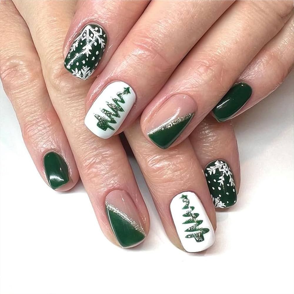 Deep Green with Christmas Trees Deep Green with Christmas Trees β Short Christmas Square Nails 2026