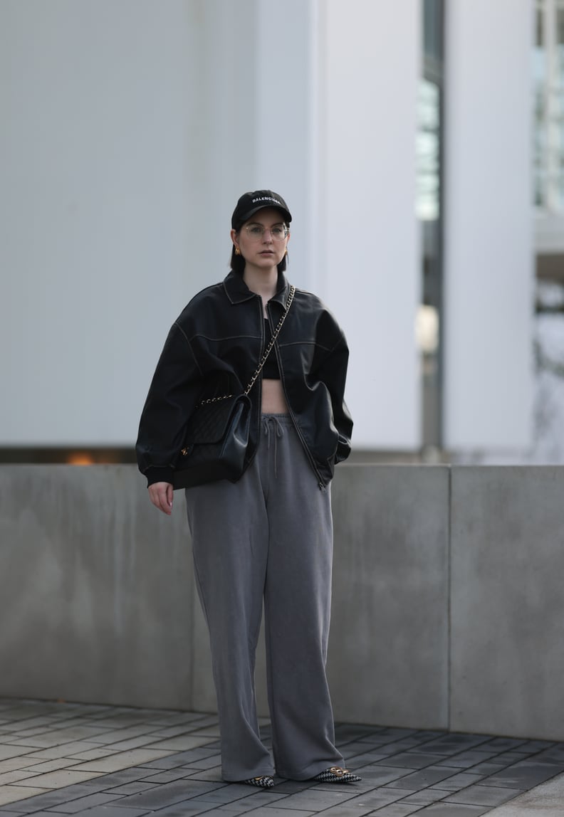 Edgy Grey Sweatpants with Leather Bomber Jacket Edgy Grey Sweatpants with Leather Bomber Jacket β Sweatpants Outfits