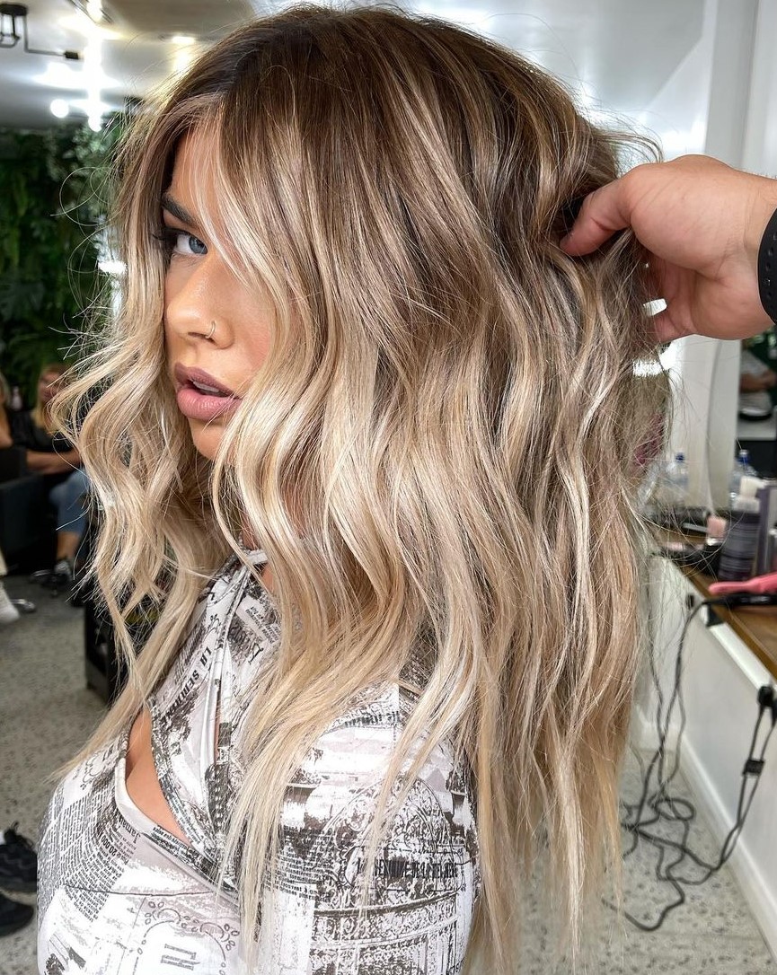 Collarbone Ash Blonde Balayage with Depth Collarbone Ash Blonde Balayage with Depth β Winter Balayage