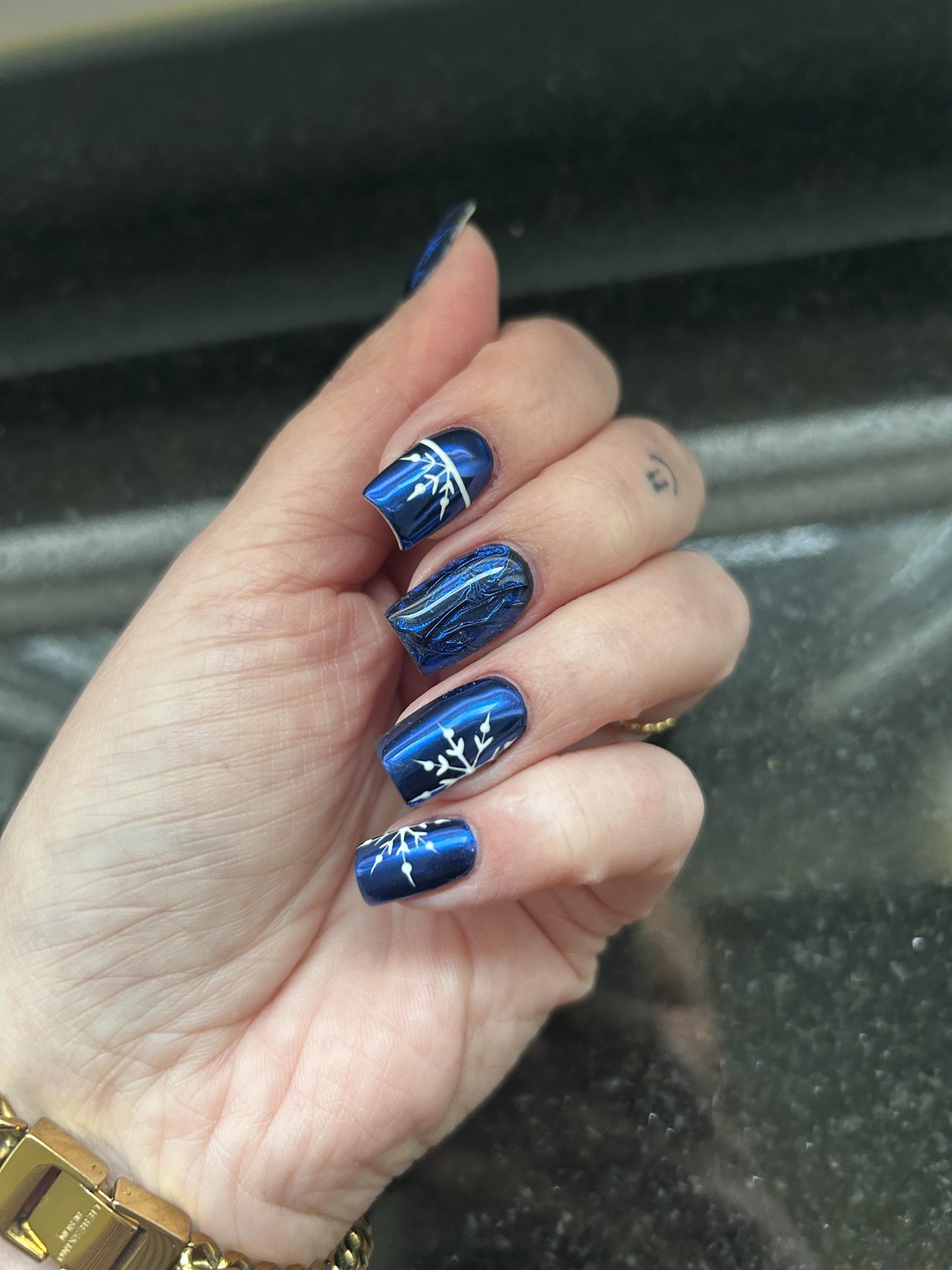 Dark Blue Metallic Snowflake Square Nails — Winter Acrylic Nails