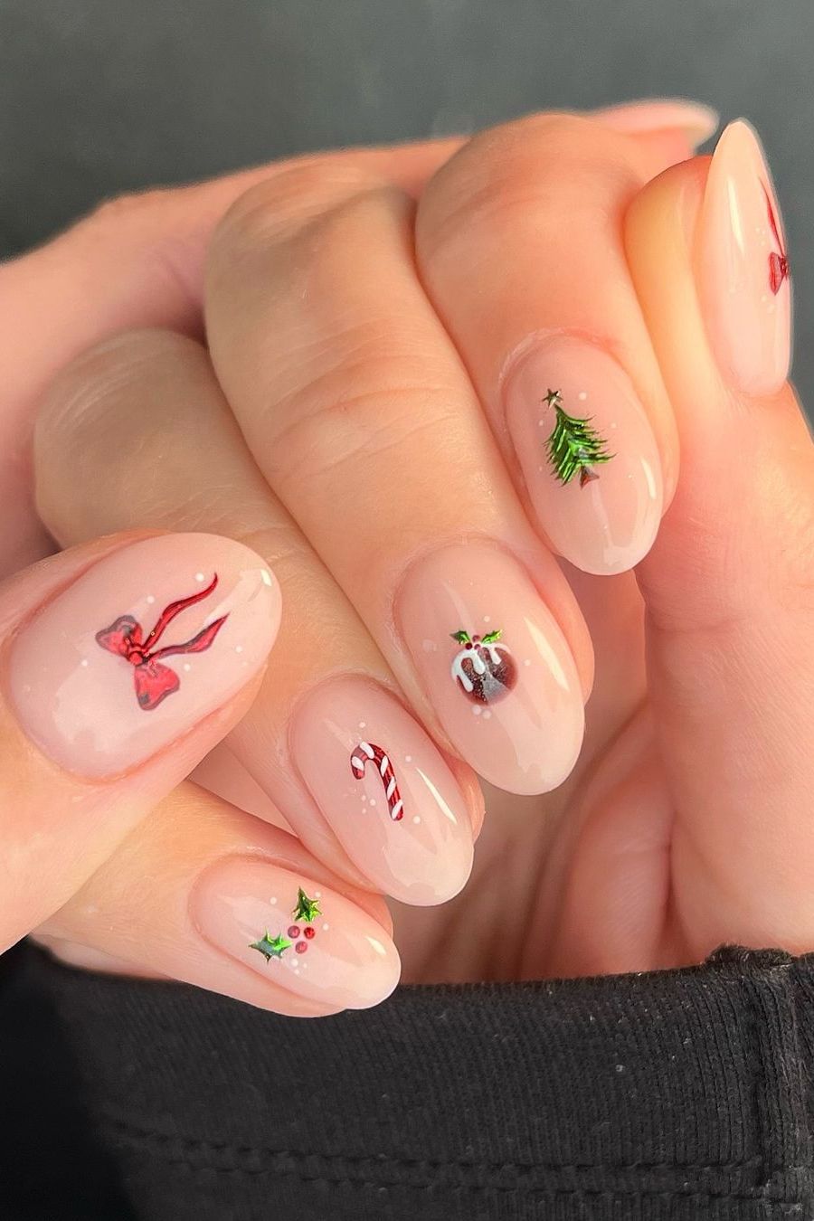 Tiny Christmas Illustration Short Ovals — Winter Date Night Nails