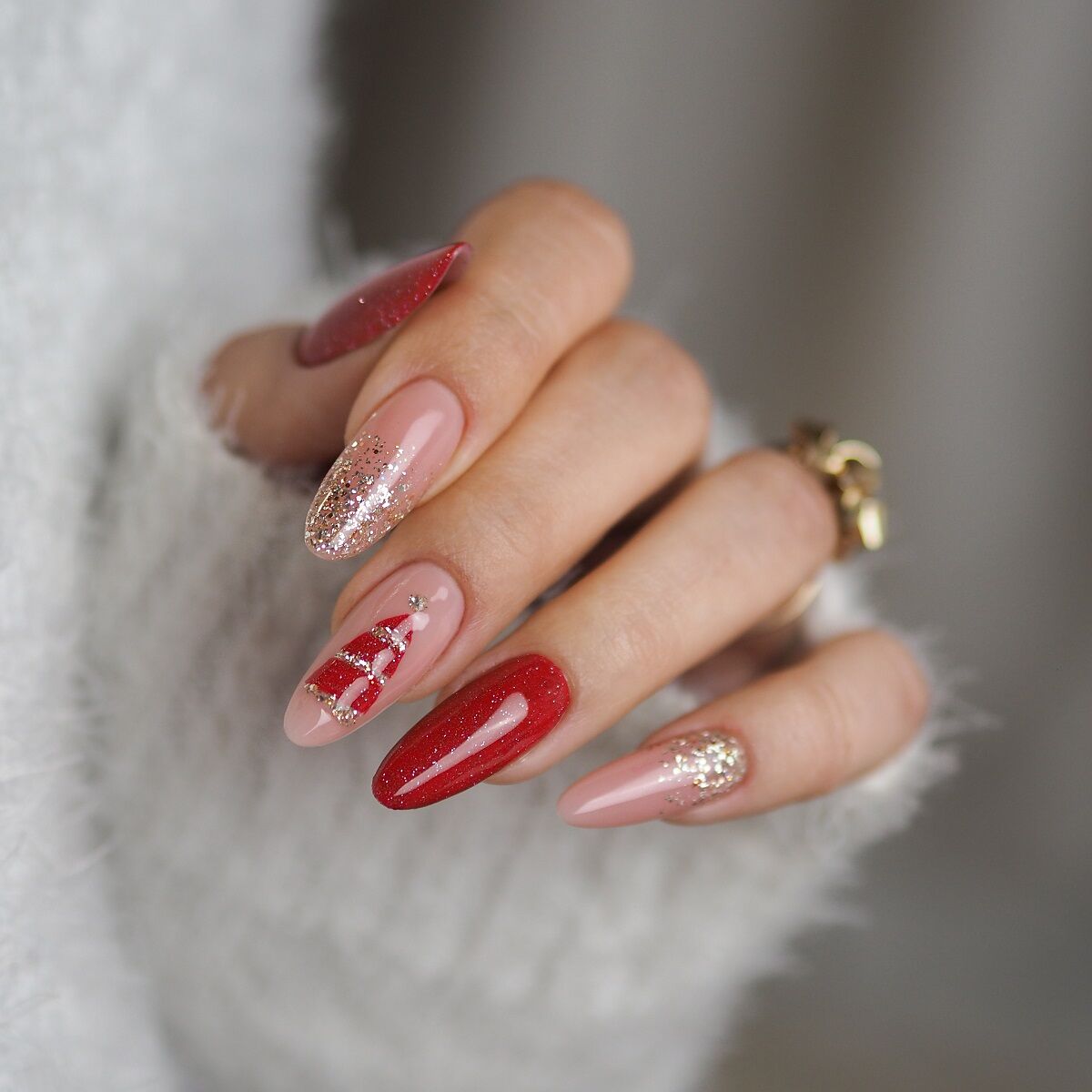 Pale Pink Red Gold Glitter Visual Idea — Minimalist Christmas Nails 2026