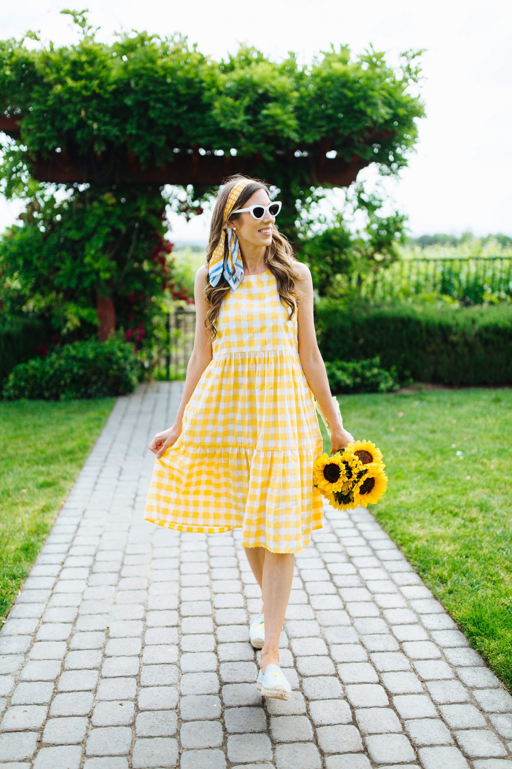 Scarf as a Headband for a Picnic Vibe — Scarf Outfits
