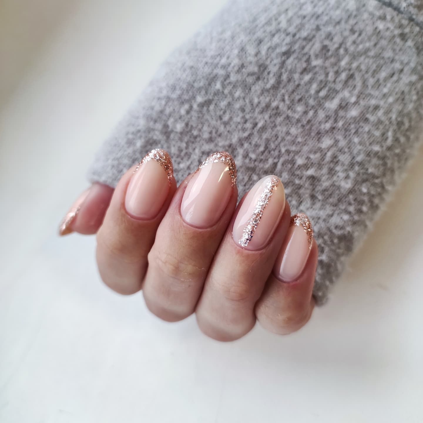 Glitter Accents On The Tips Of All Nails Visual Idea — Short Winter Almond Nails