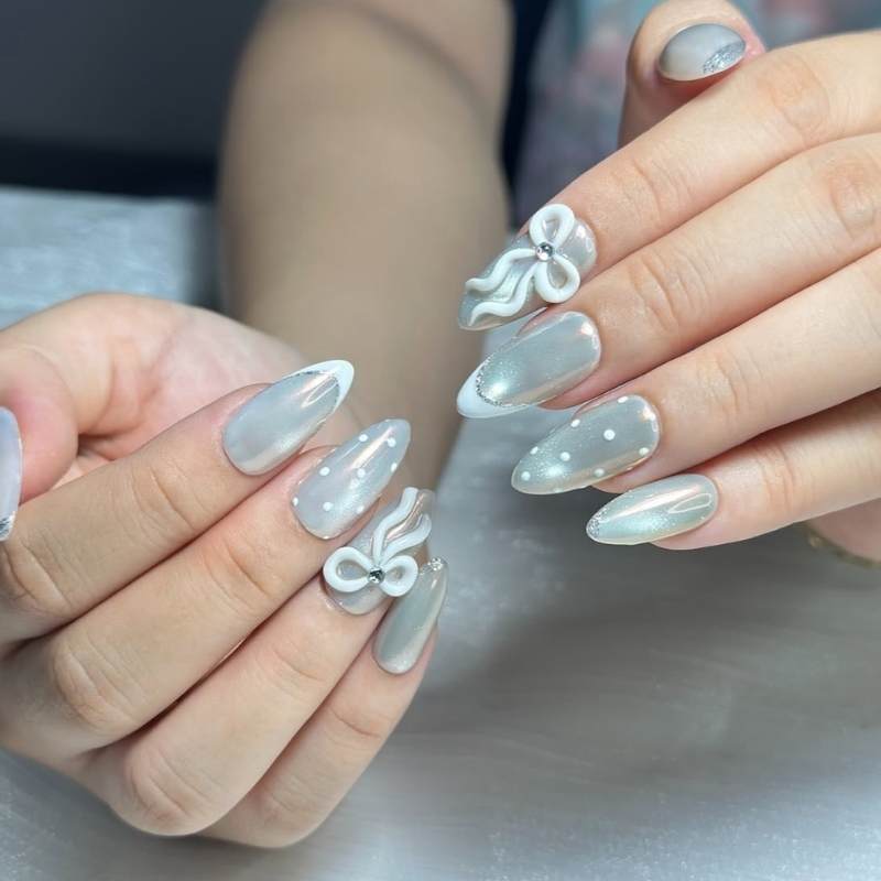 Glossy And Pearlescent Visual Idea — Winter Gray Nails
