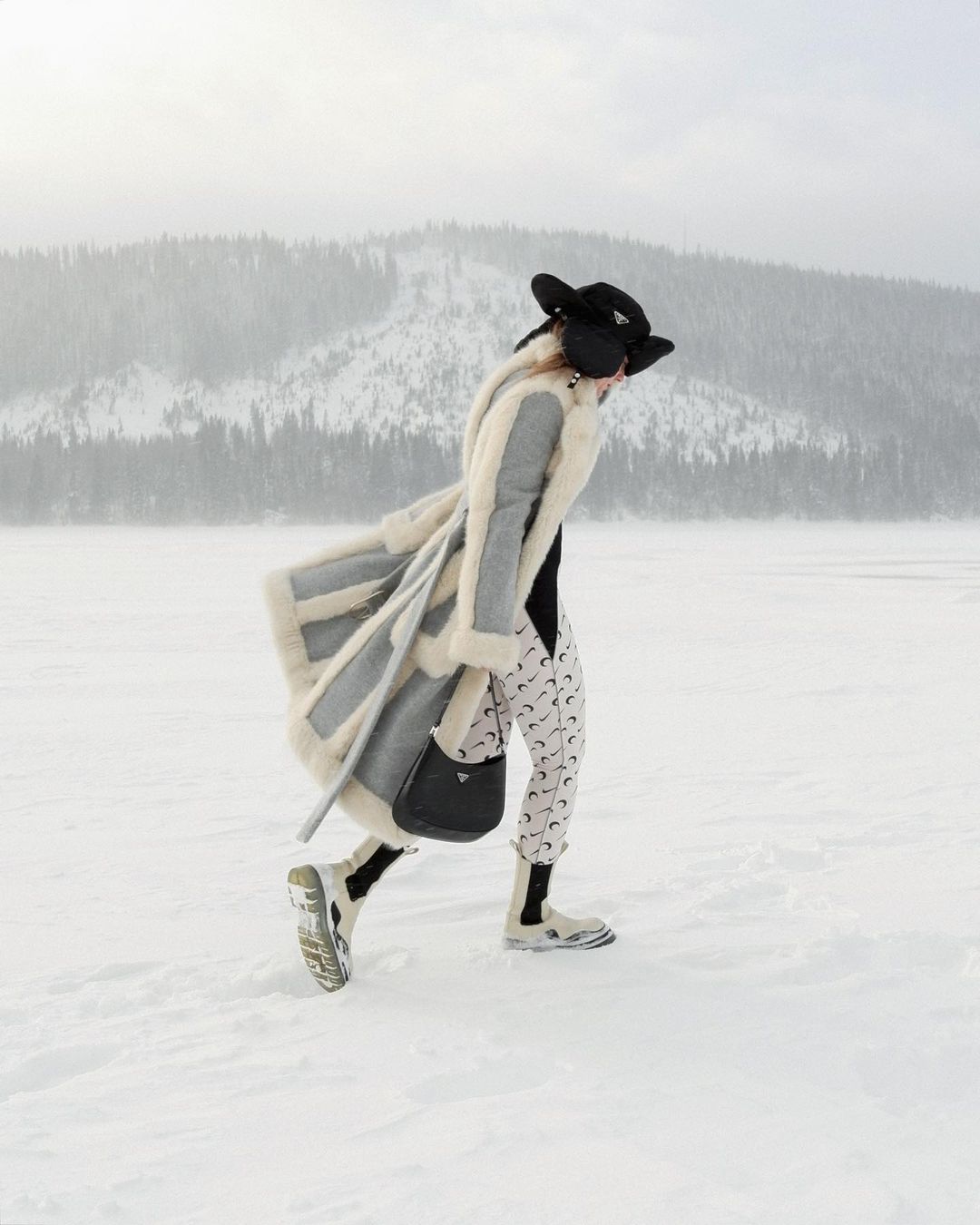 Striking Striped Coat with Fur Trim for Snowy Escapes Striking Striped Coat with Fur Trim for Snowy Escapes β Scandinavian Winter Outfits