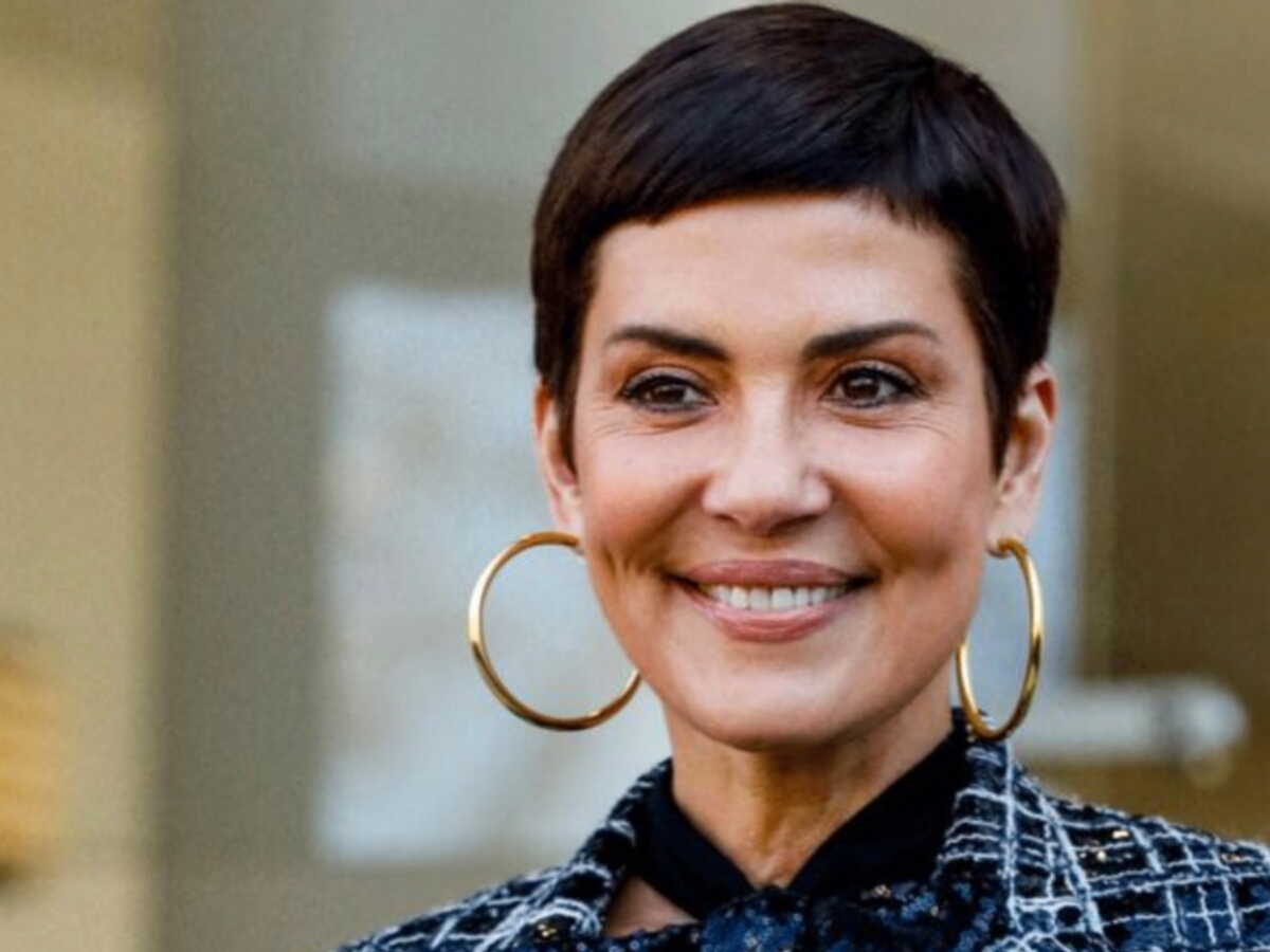 Very Short Visual Idea — Winter Haircuts for Oval Faces