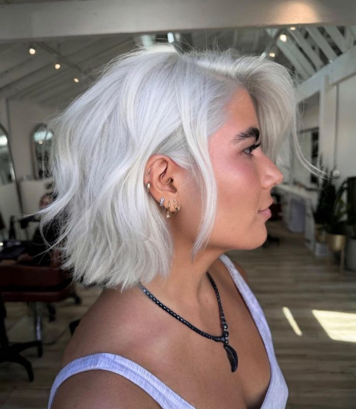 Ash Platinum Bob Side Fringe — Winter Hair Colors for Short Hair