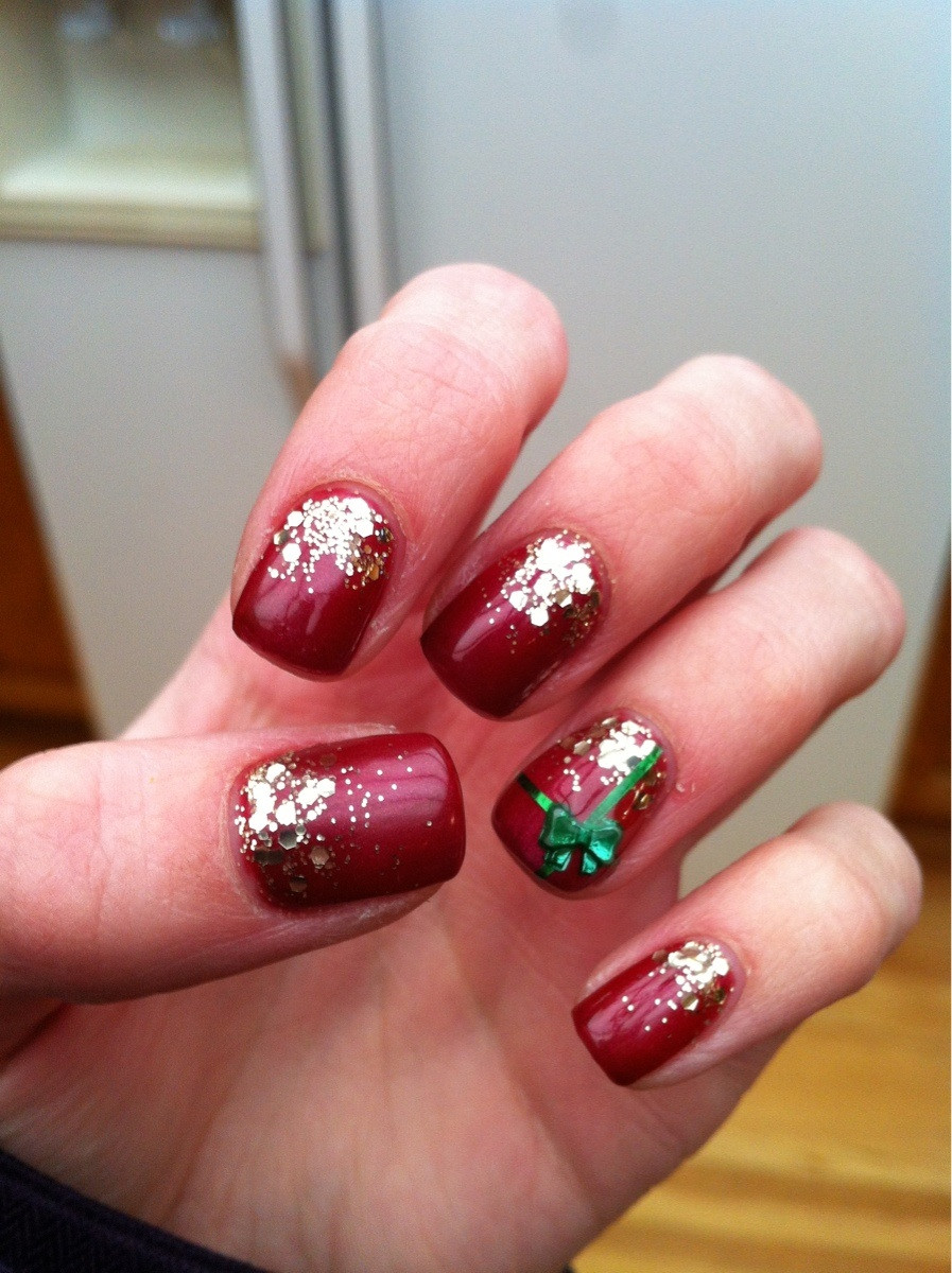 Short Square Red with Green Bow Short Square Red with Green Bow β Cherry Red Christmas Nails 2026