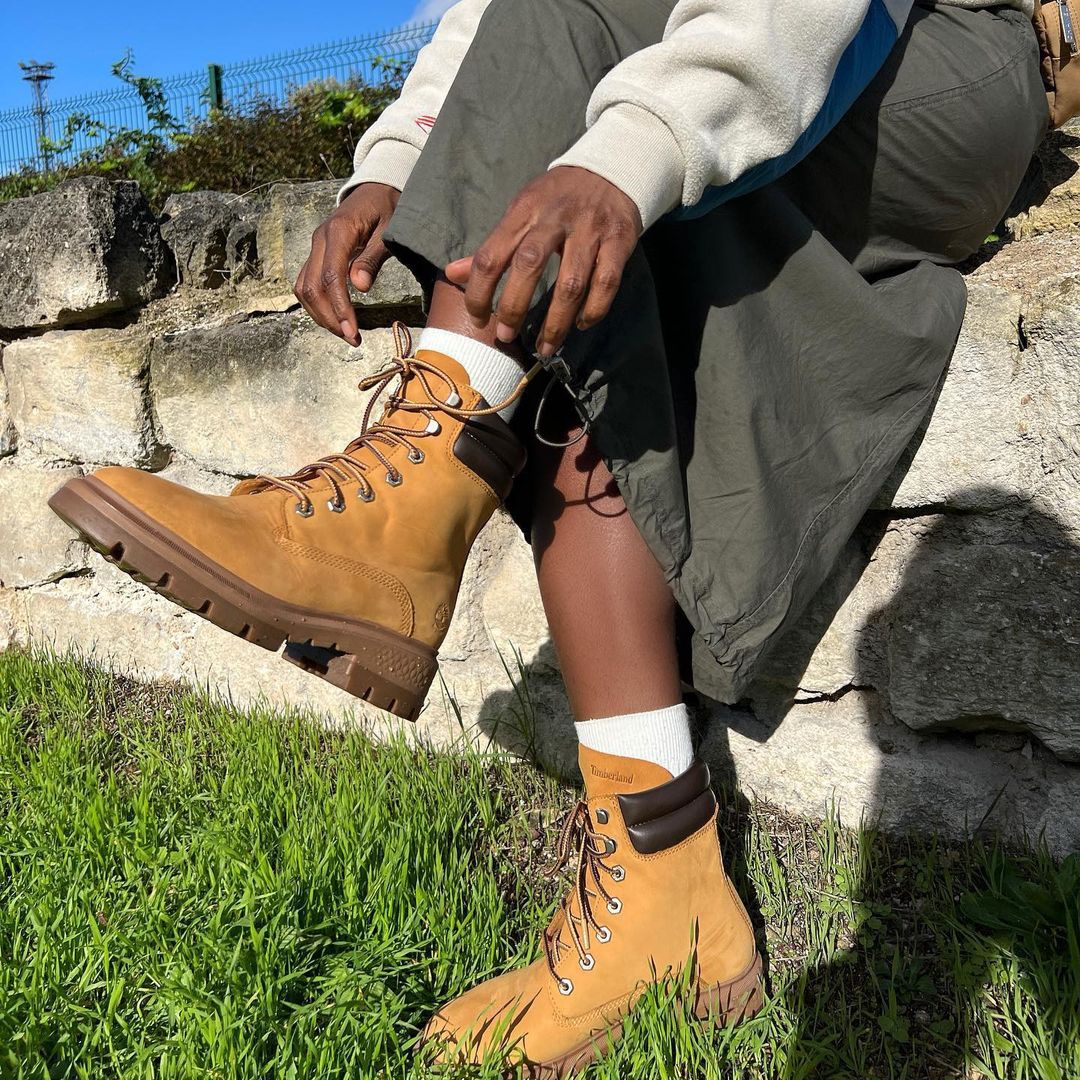 Casual Comfort: Khaki Cargo Pants and Grey Hoodie — Timberland Boots Outfits
