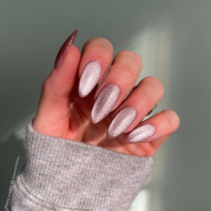Pale Rose Gold Cat Eye Almond Nails — Winter Cat Eye Nails