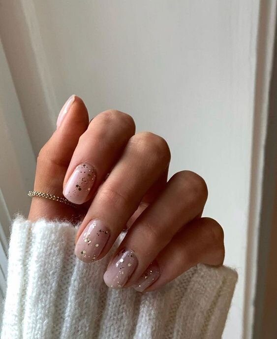 Short Round Milky Pink Glitter Short Round Milky Pink Glitter β Winter Nail Art Simple