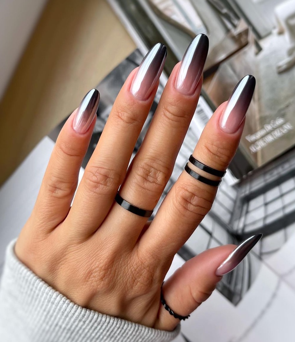 Black to Silver Chrome Ombre Stilettos Black to Silver Chrome Ombre Stilettos β Silver Chrome Nails