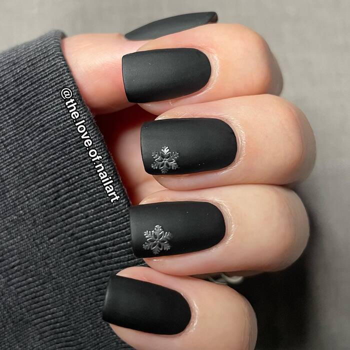 Matte Black Snowflake Accent Nails Matte Black Snowflake Accent Nails β Winter Matte Nails
