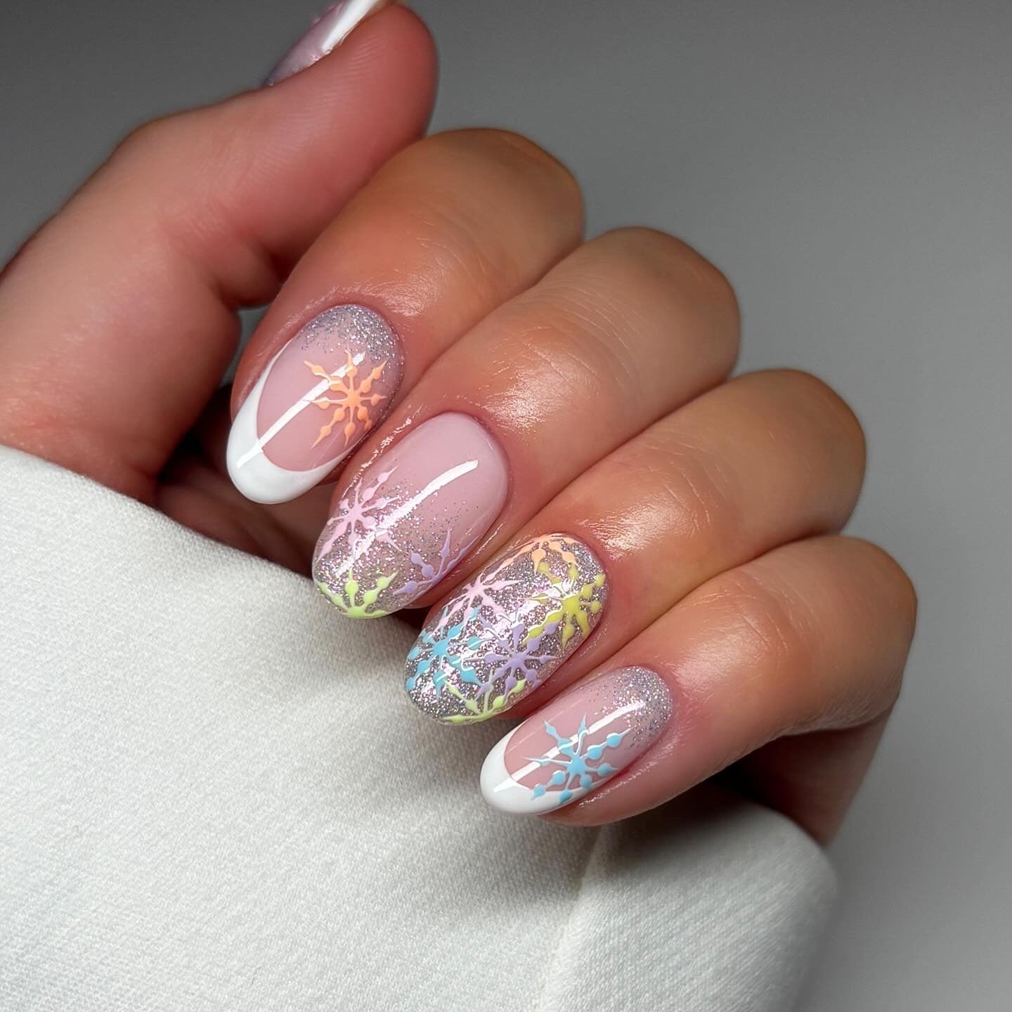 Pastel Snowflakes on Glitter French Tips — Cute Winter Nails