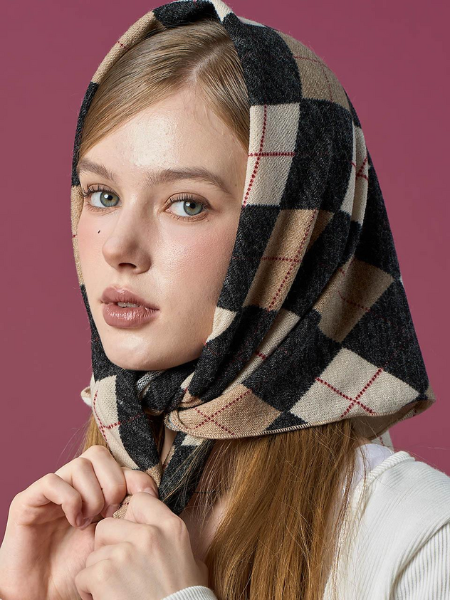 Short Visual Idea Short Visual Idea β Winter Hairstyles with Scarf