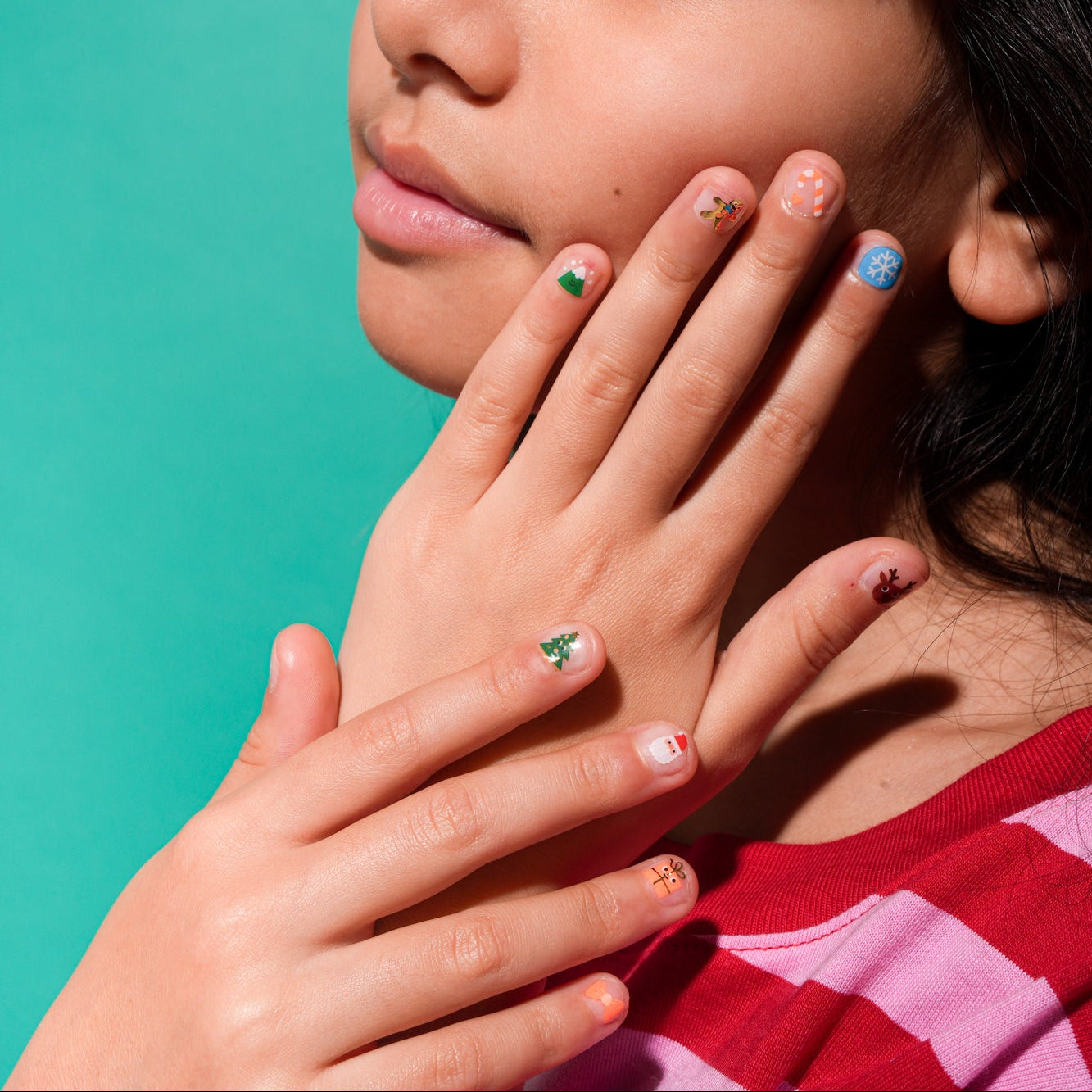 Visual Idea — Christmas Nails for Kids 2026