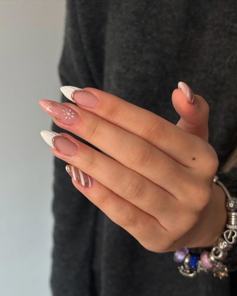 Winter Festive Visual Idea Winter Festive Visual Idea β Long Winter Almond Nails
