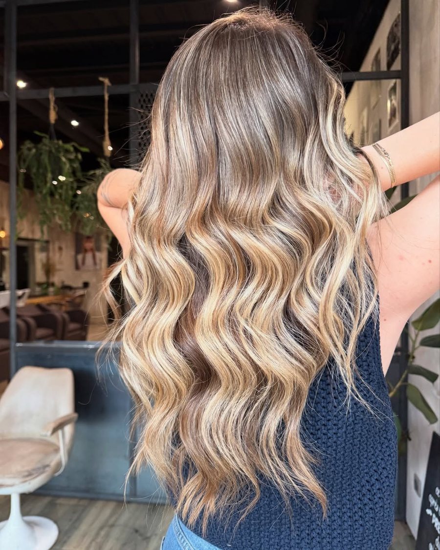 Ash Blonde Bob with Curtain Bangs Ash Blonde Bob with Curtain Bangs β Winter Balayage