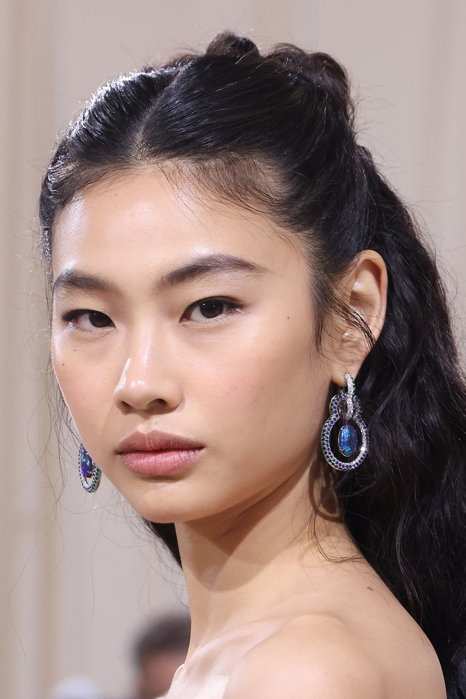 Curtain Bangs Visual Idea — Winter Half Up Half Down Hairstyles