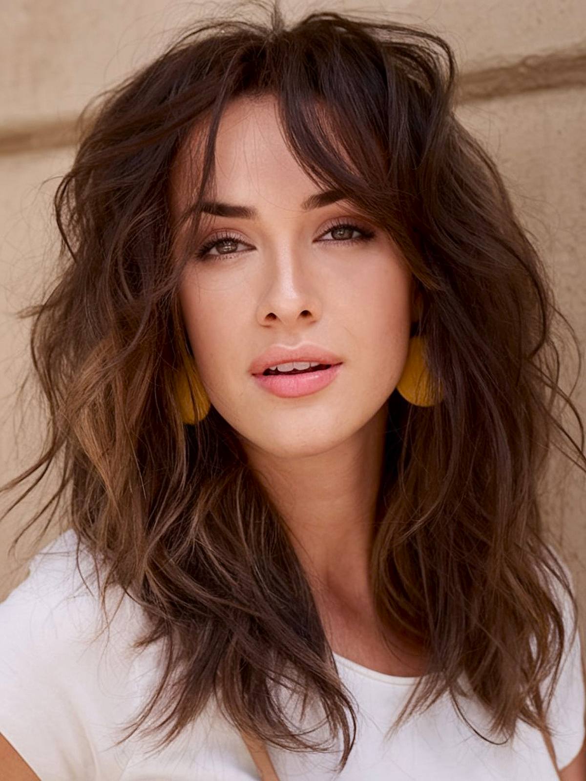 Collarbone Layered Cut With Curtain Bangs — Medium Length Winter Haircuts