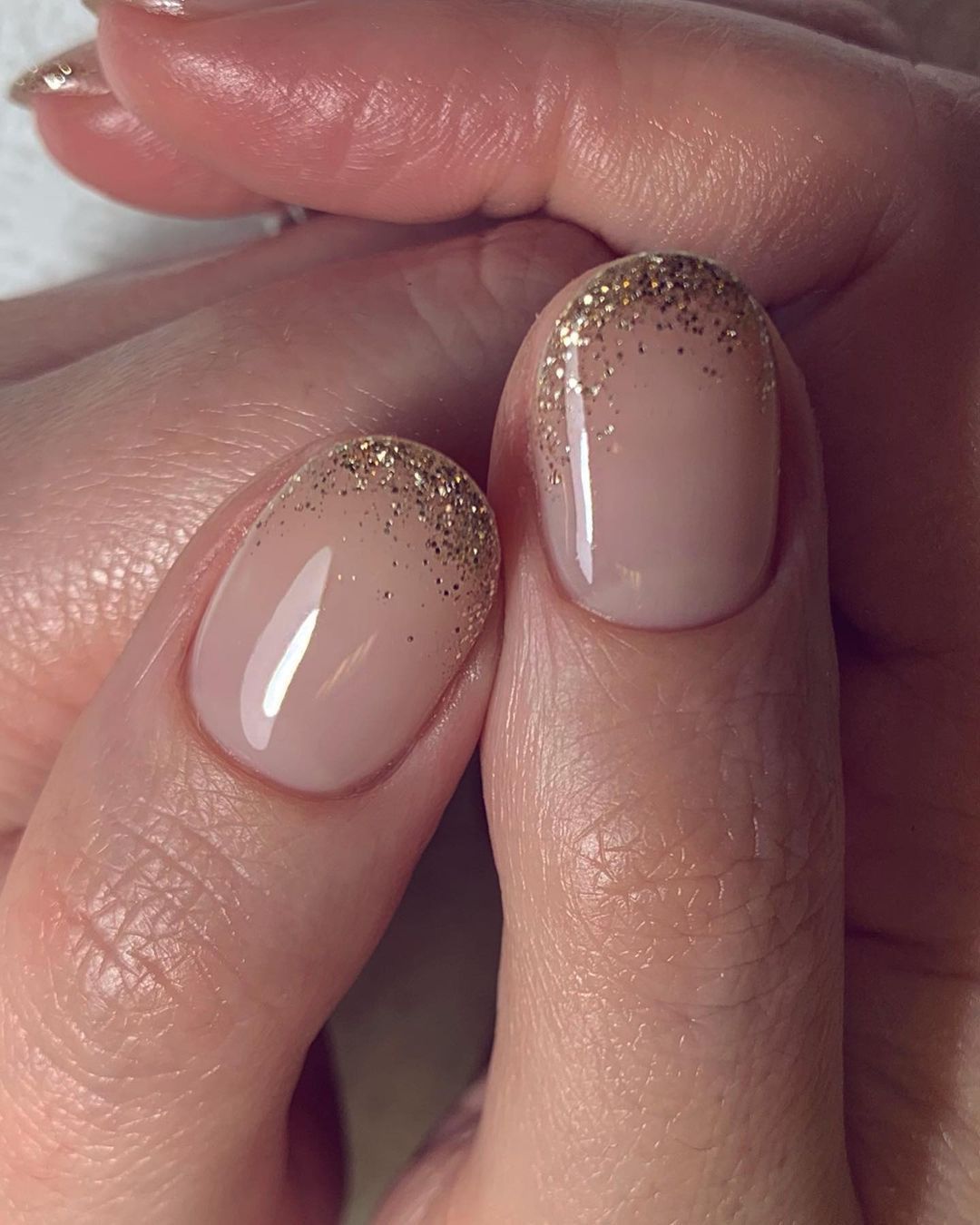 Fine Gold Glitter Gradient On The Tips Visual Idea Fine Gold Glitter Gradient On The Tips Visual Idea β Clean Girl Winter Nails