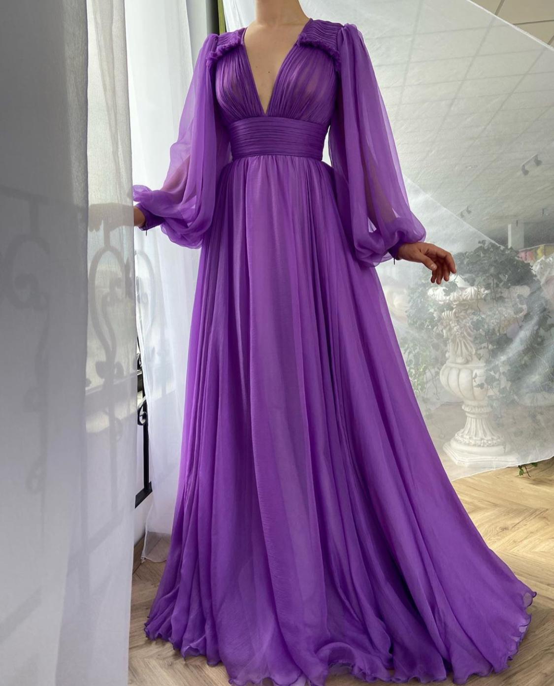 Voluminous Chiffon Gown for Evening Elegance Voluminous Chiffon Gown for Evening Elegance β Royal Purple Outfits