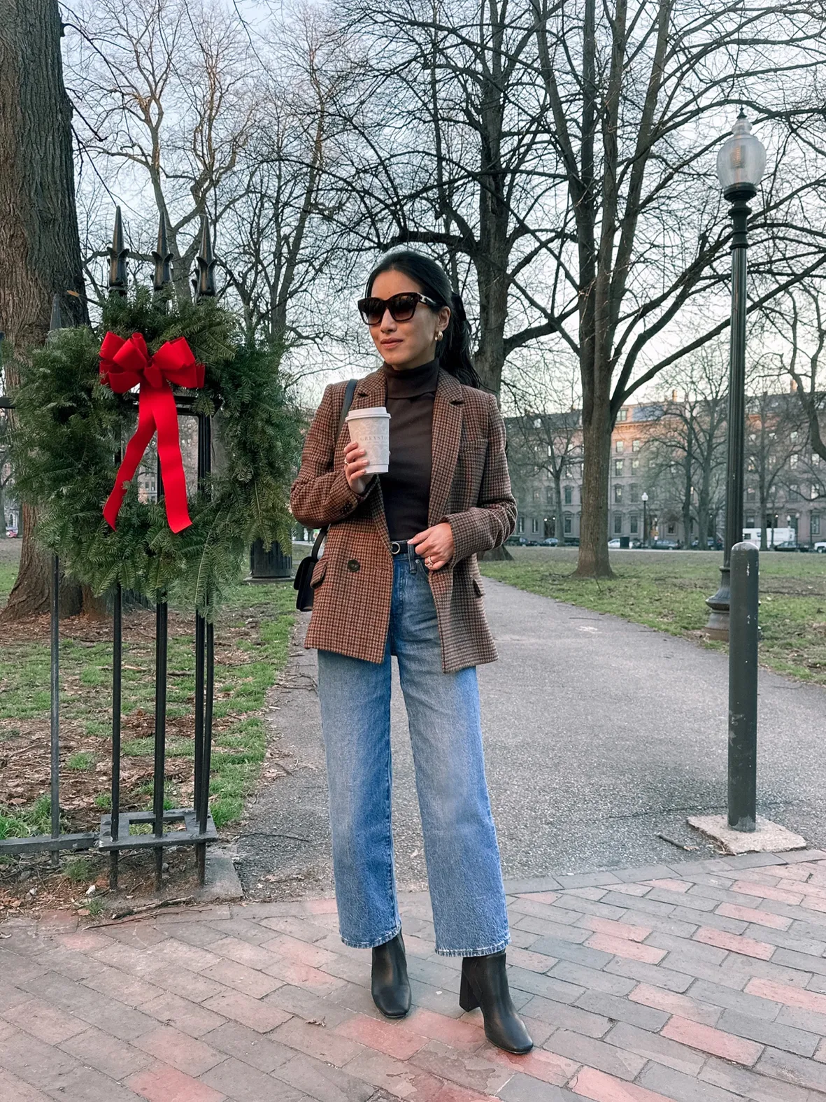 Plaid Blazer with Turtleneck and Straight-Leg Jeans Plaid Blazer with Turtleneck and Straight-Leg Jeans β Winter Outfits for Petite Women