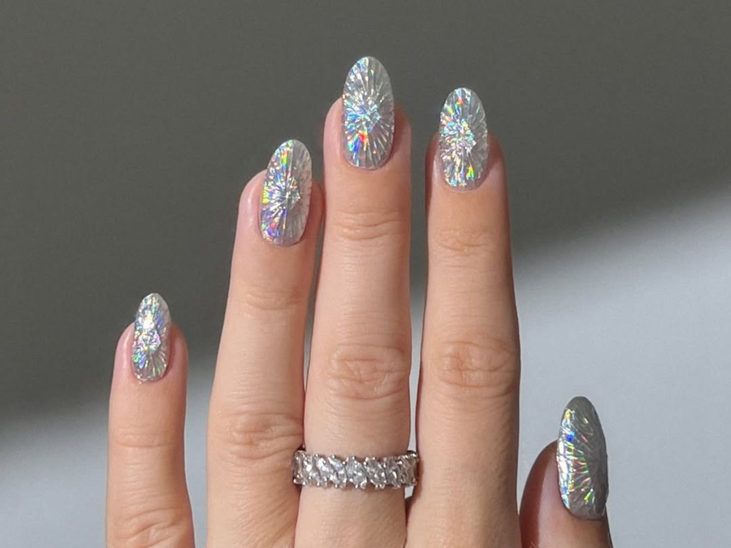 Holographic Crystalline Oval Nails Holographic Crystalline Oval Nails β NYE Nails 2027