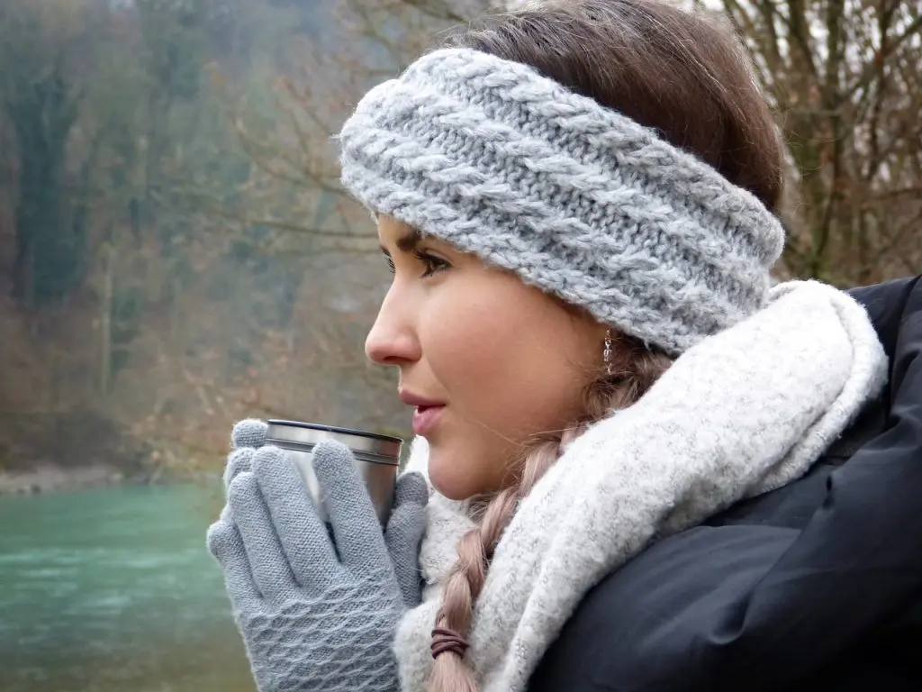Chunky Knit Headband and Scarf for Cozy Boho Style — Boho Winter Outfits