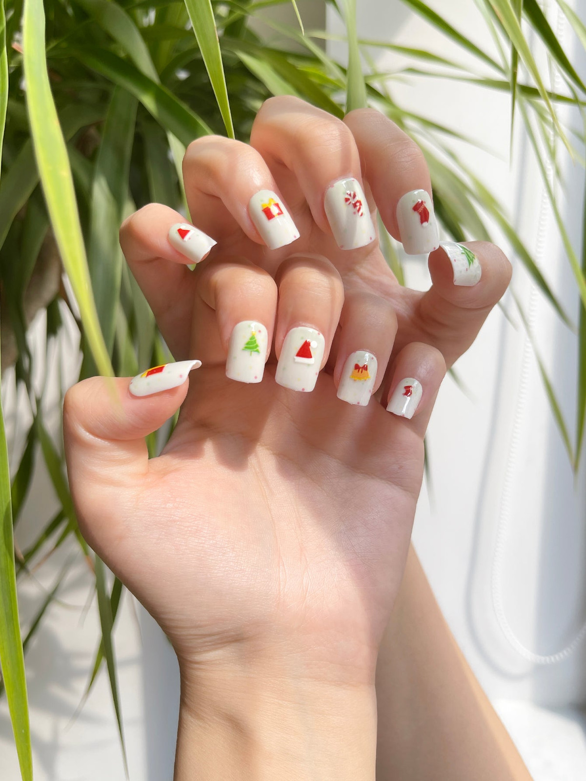 Clean Visual Idea Clean Visual Idea β Christmas Square Nails 2026