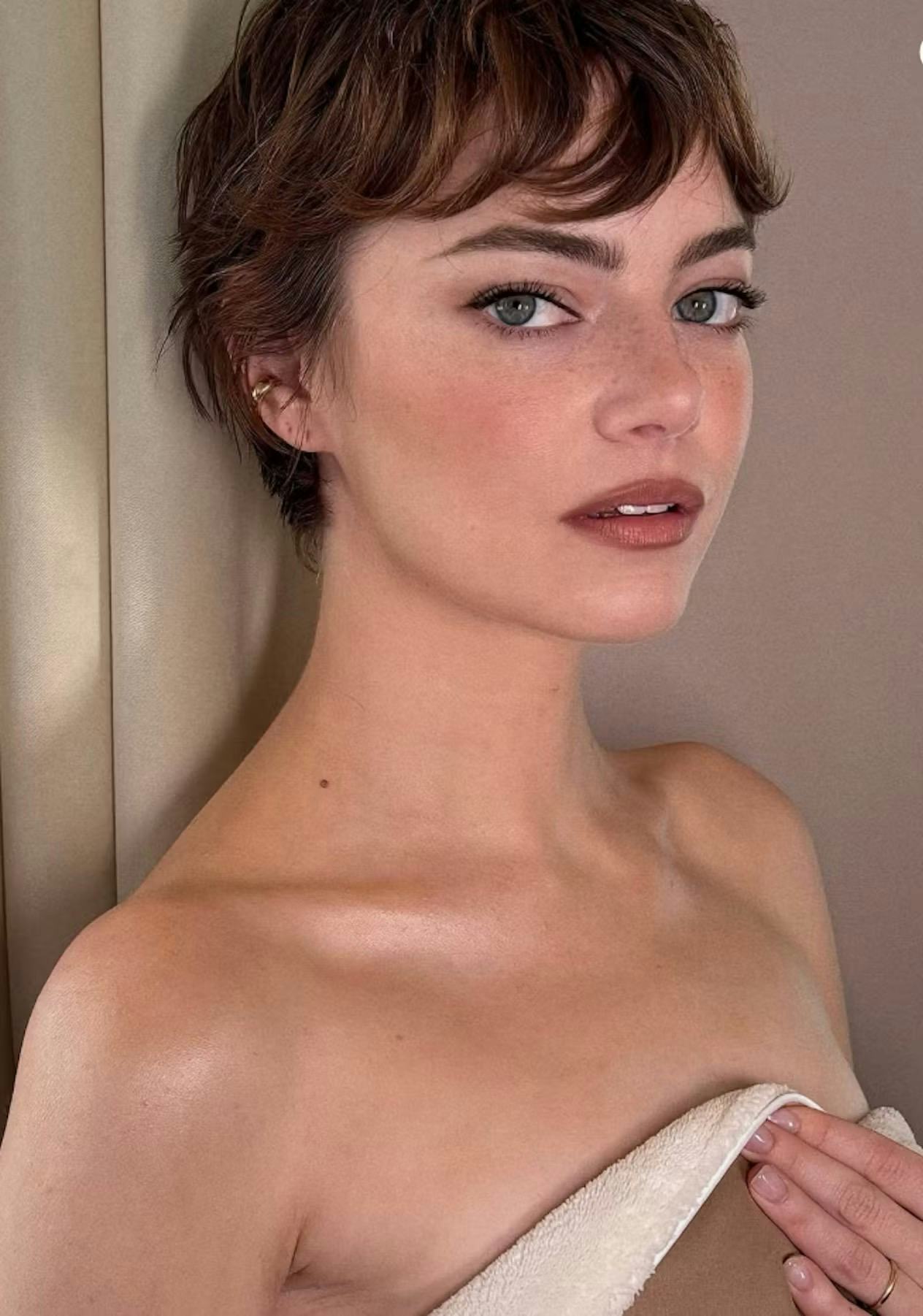 Ear Visual Idea Ear Visual Idea β Winter Hairstyles with Bangs