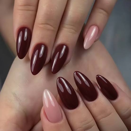 Glossy Visual Idea Glossy Visual Idea β Old Money Winter Nails