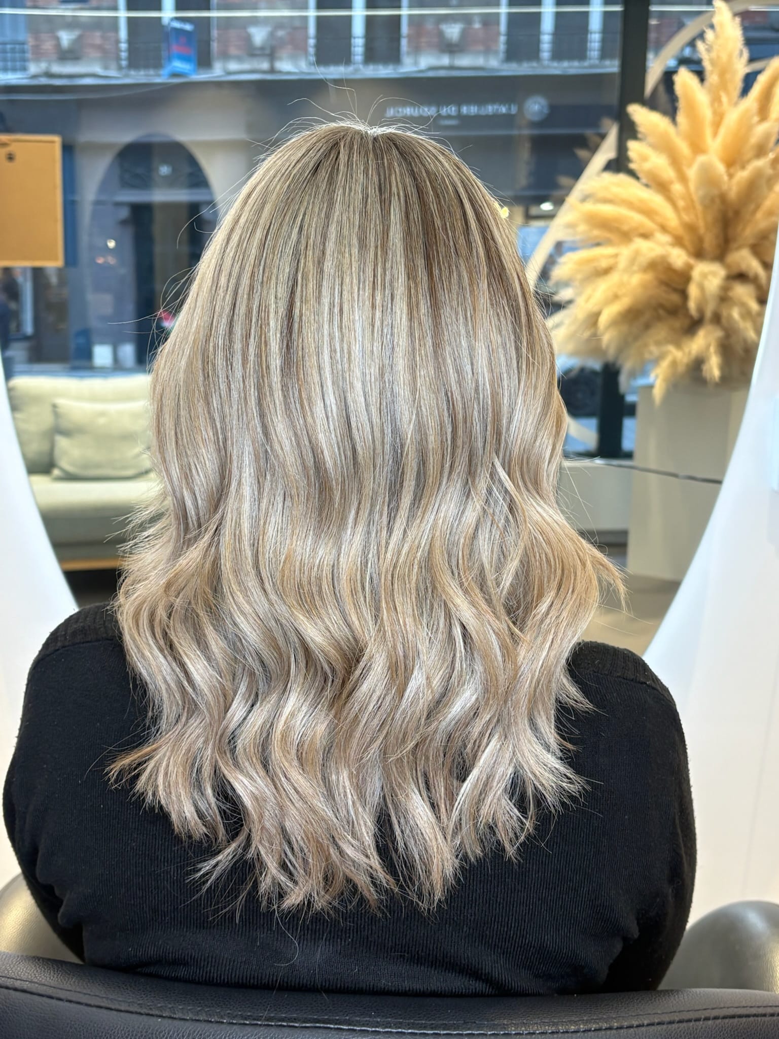 Shoulder Cool Ash Blonde Balayage Bob Shoulder Cool Ash Blonde Balayage Bob β Winter Balayage