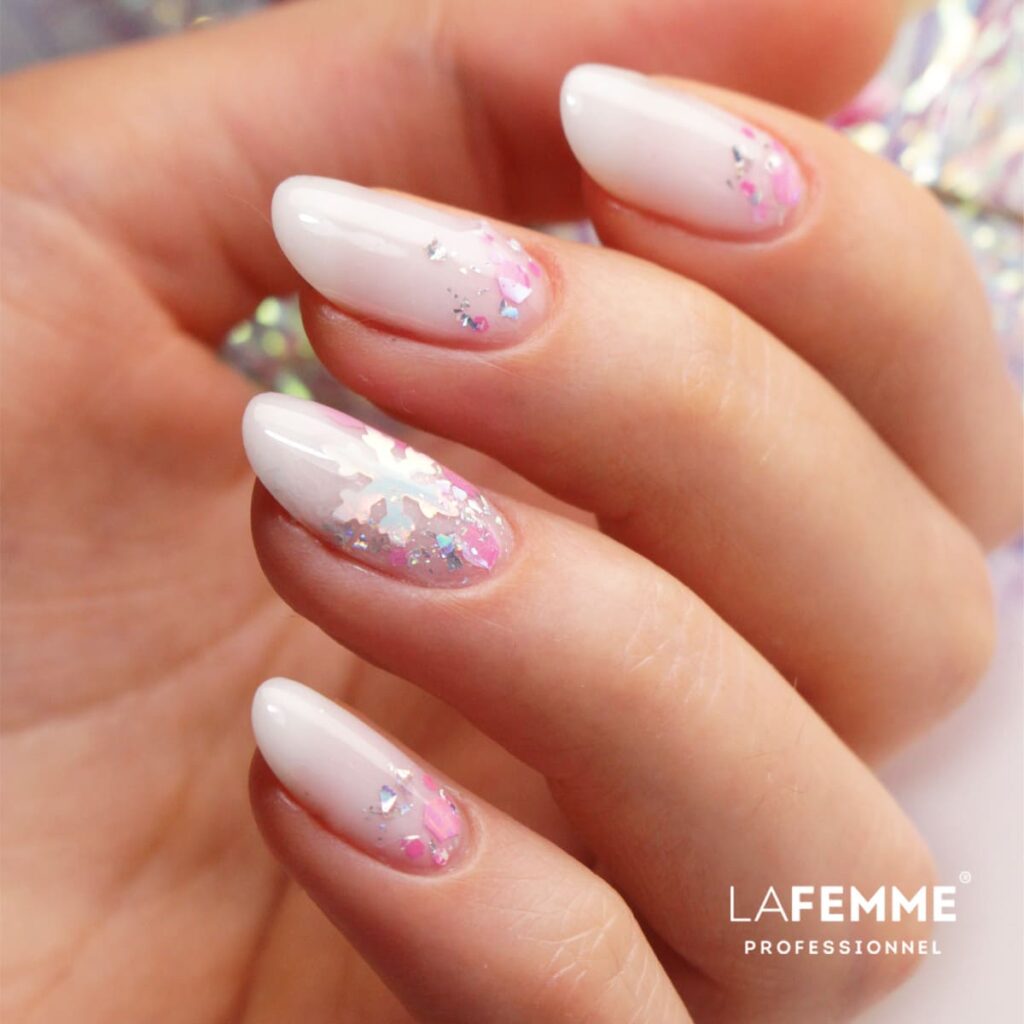 Winter Christmas Visual Idea — Minimalist Christmas Nails 2026