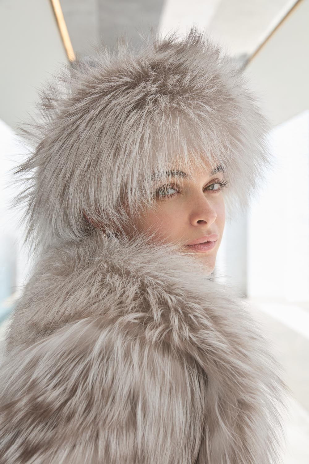 Voluminous Grey Fur Hat and Collar Ensemble — Fur Hat Outfits