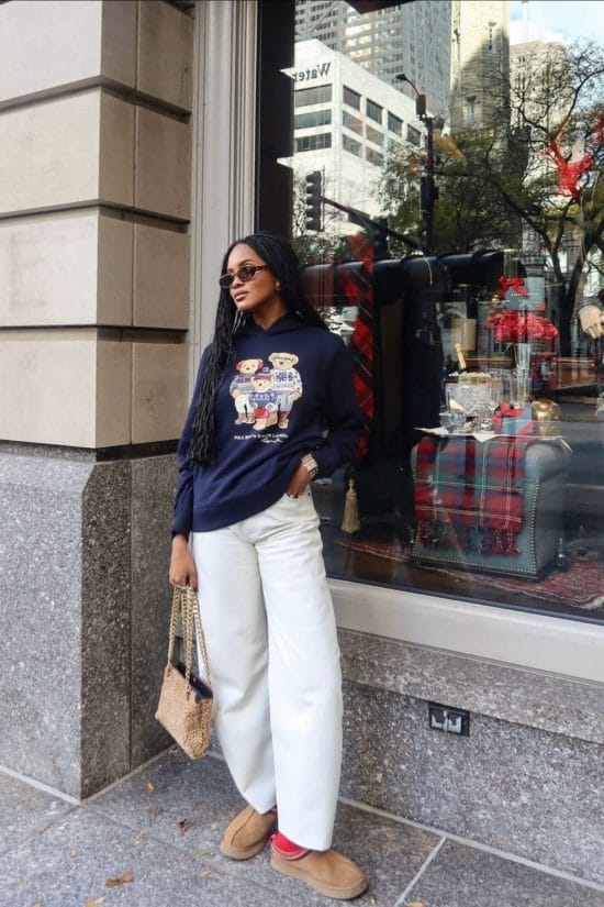 Casual Comfort: Navy Graphic Hoodie with White Wide-Leg Pants Casual Comfort: Navy Graphic Hoodie with White Wide-Leg Pants β Comfy Winter Outfits