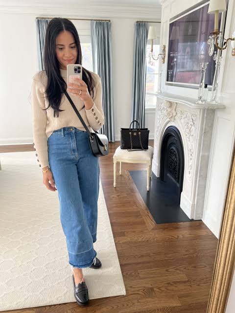 Casual Knit Comfort: Beige Sweater with Blue Wide-Leg Jeans Casual Knit Comfort: Beige Sweater with Blue Wide-Leg Jeans β Comfy Winter Outfits