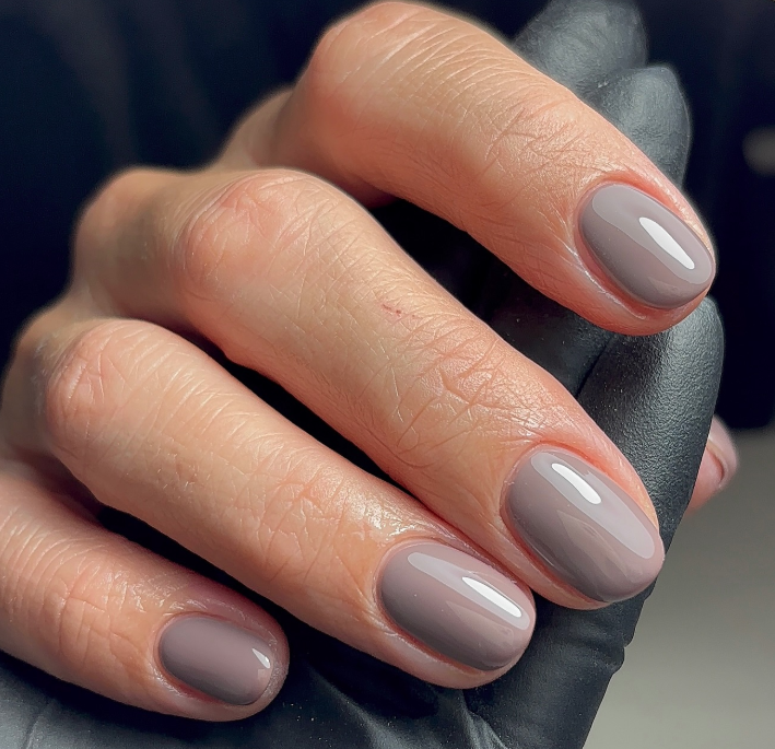 High Gloss Visual Idea — Winter Gray Nails