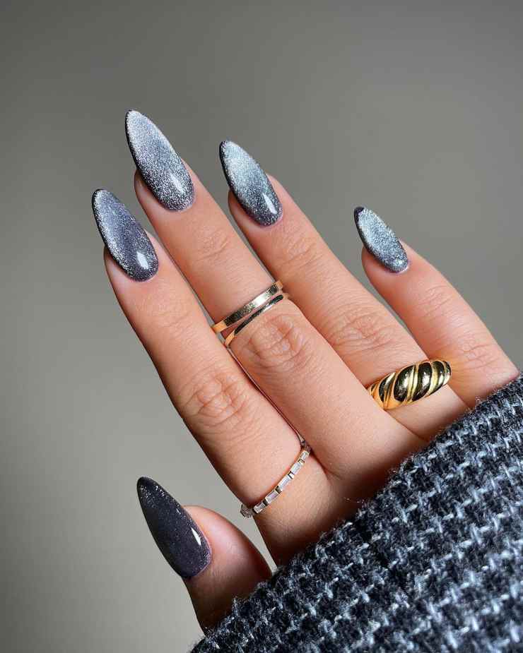Dynamic Dark Grey Cat-Eye Dynamic Dark Grey Cat-Eye β Long Winter Nails